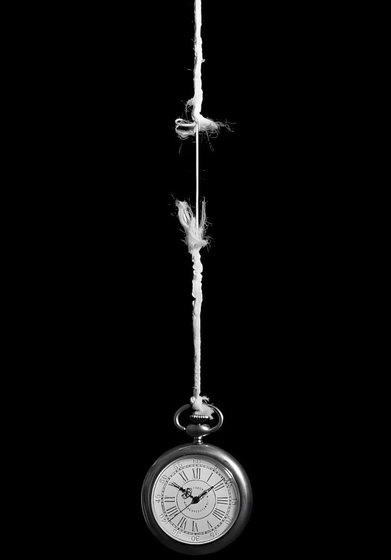 Reloj de bolsillo que marca el tiempo