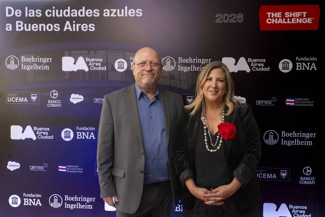 José Ricardo Jáuregui presentando en el Planetario