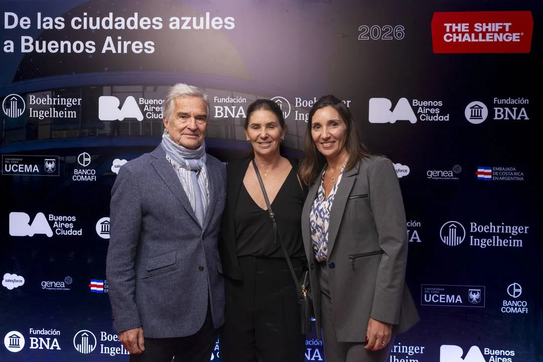 Tres invitados senior del evento